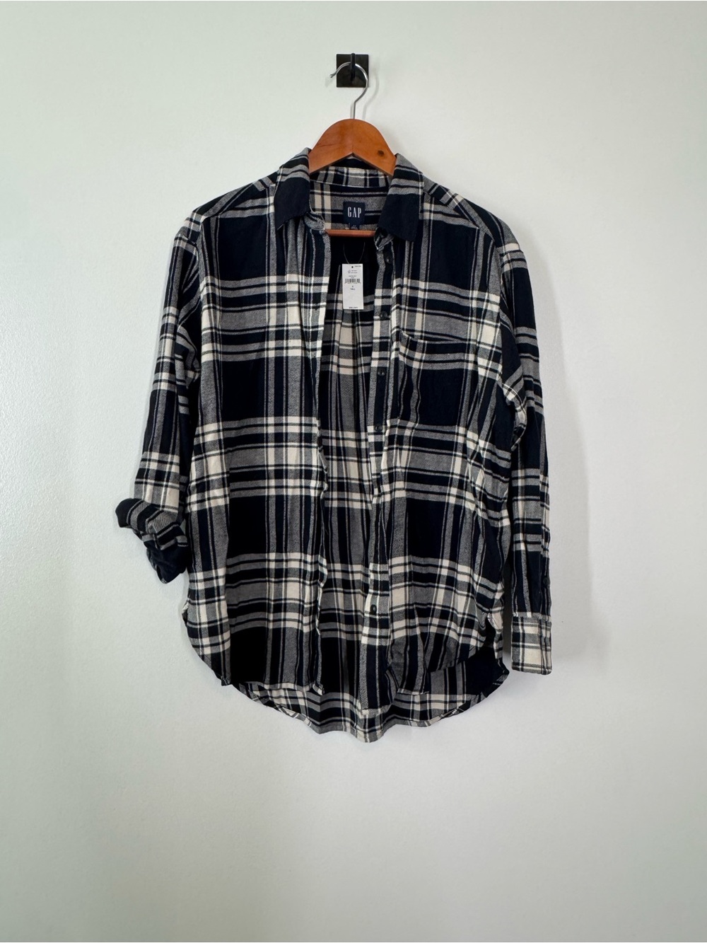NWT GAP Black and White Plaid Flannel Style Button-Down Shirt Small Oversized